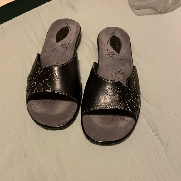 Sandals - Picture 5 of 8